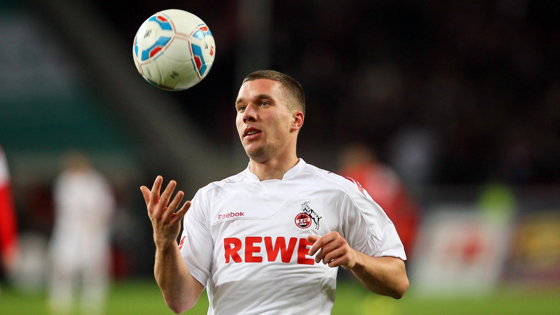 JIU YOU游戏下载平台-势均力敌的对决，法兰克福vs奥格斯堡令人期待，法兰克福 vs 奥格斯堡